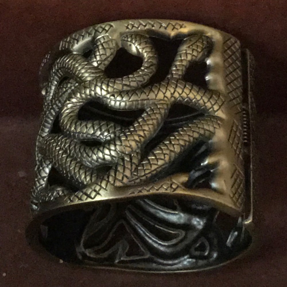 Bronze metal cuff. Costume Jewelry